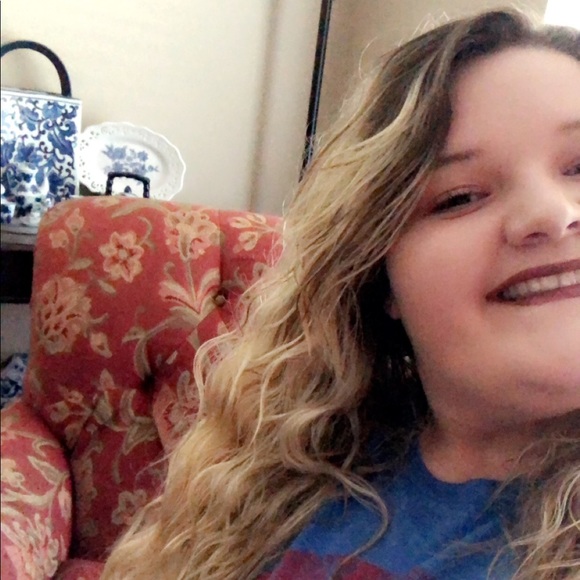 Meet your Posher, Leanna - Picture 1 of 1